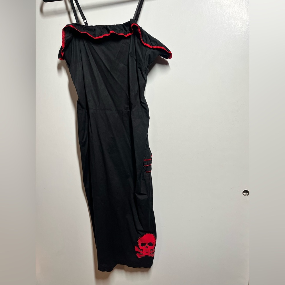 Black Off-Shoulder Midi Dress with Pink Skull Accent - Picture 4 of 9